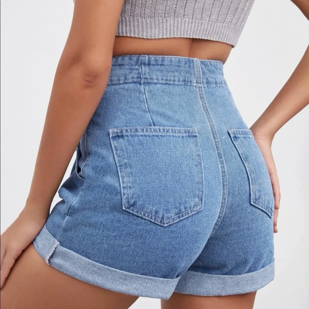 Drawstring shorts - Picture 2 of 3